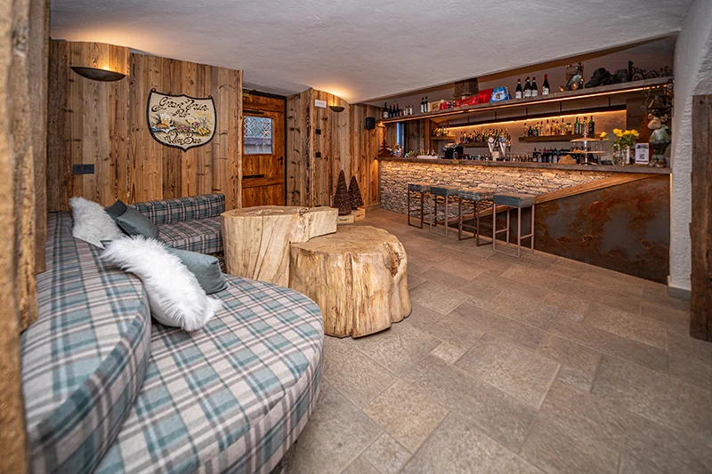 7-gran-trun-lounge-bar