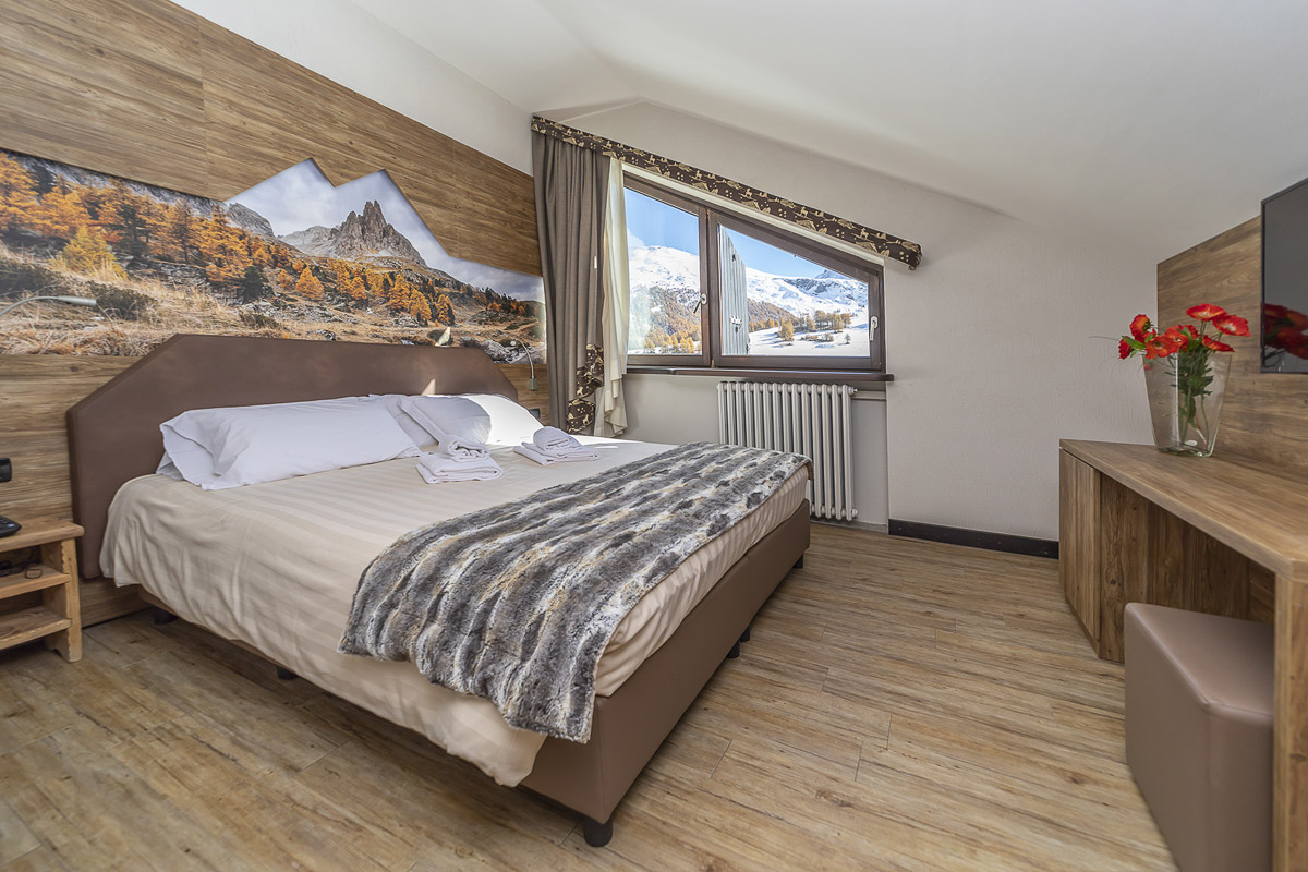 1-matrimoniale-sestriere-vista-montagna-2