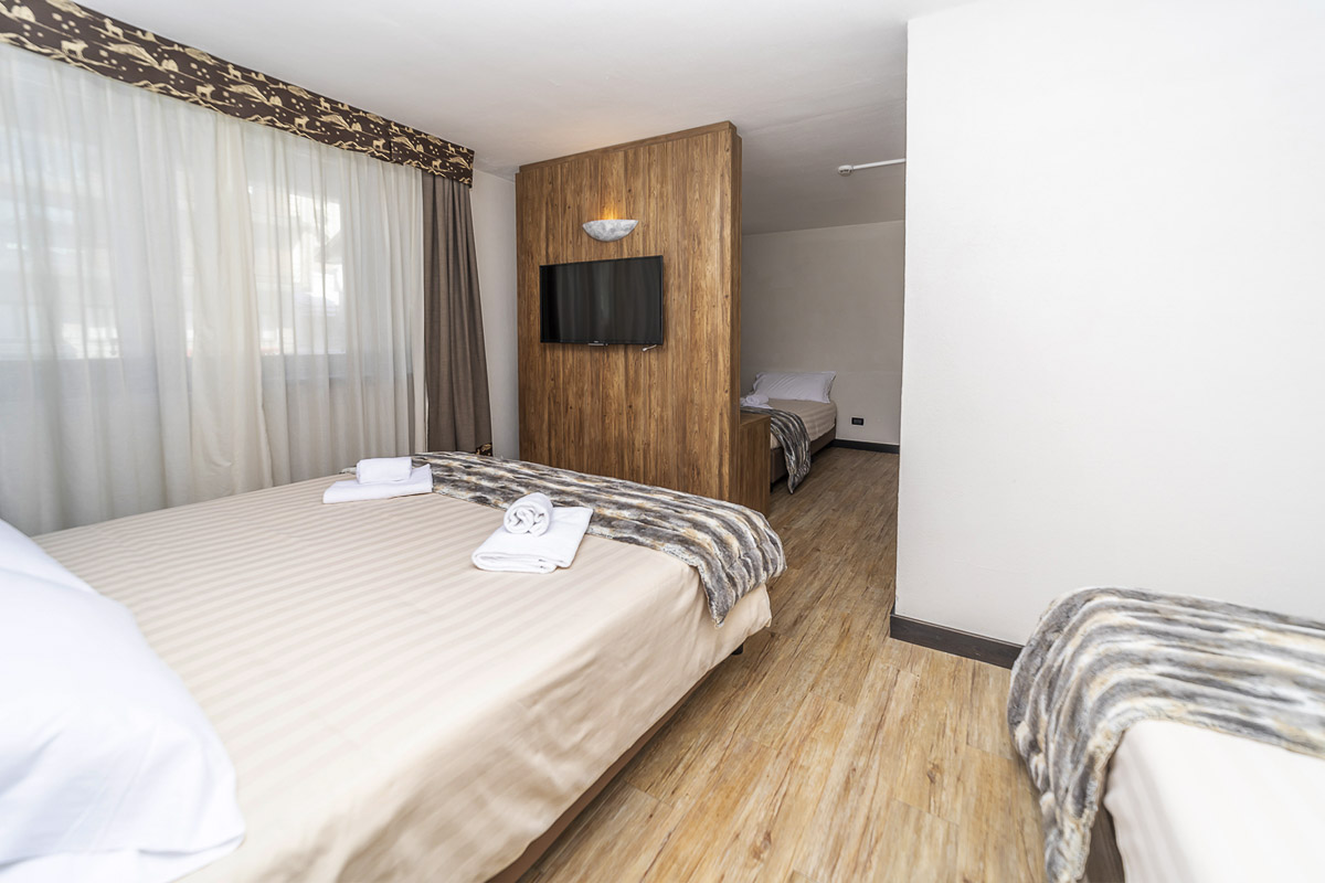 2-family-room-sestriere-2